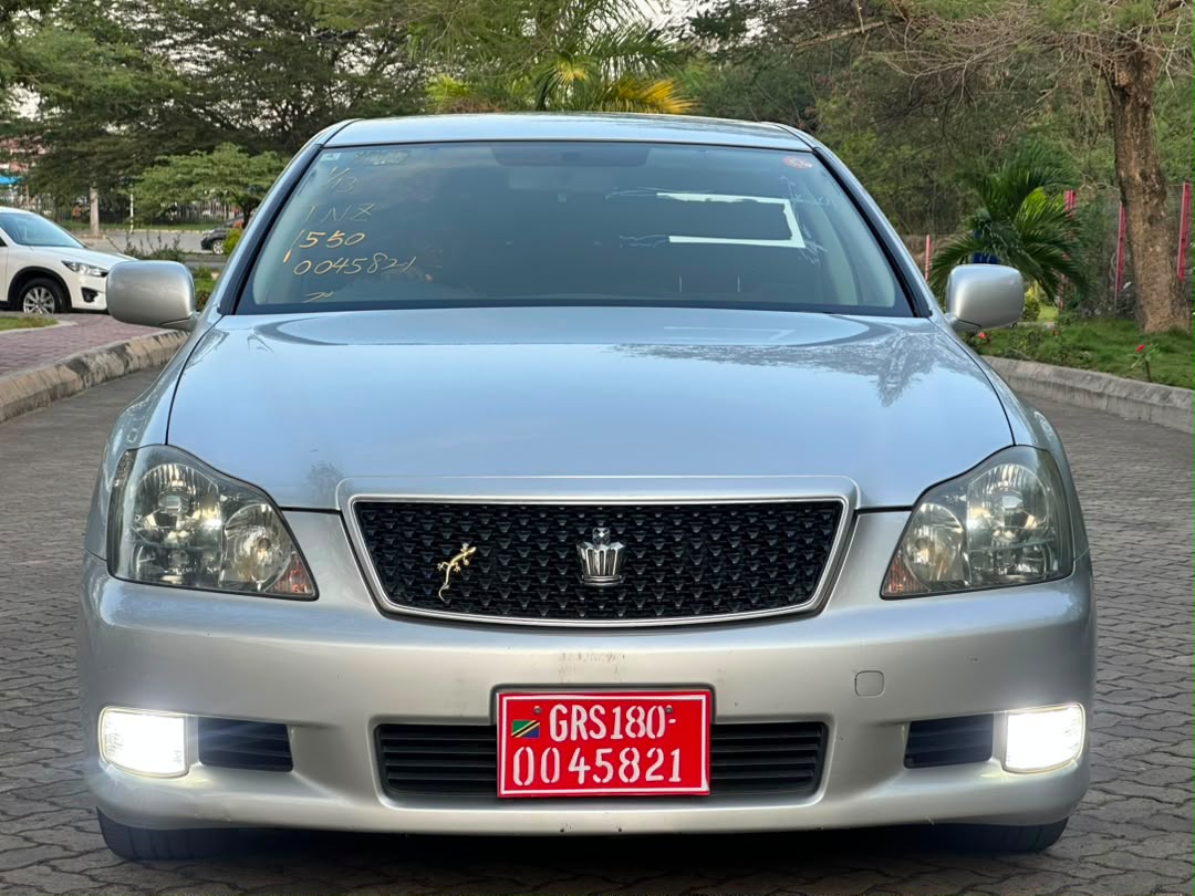 TOYOTA CROWN ATHLETE